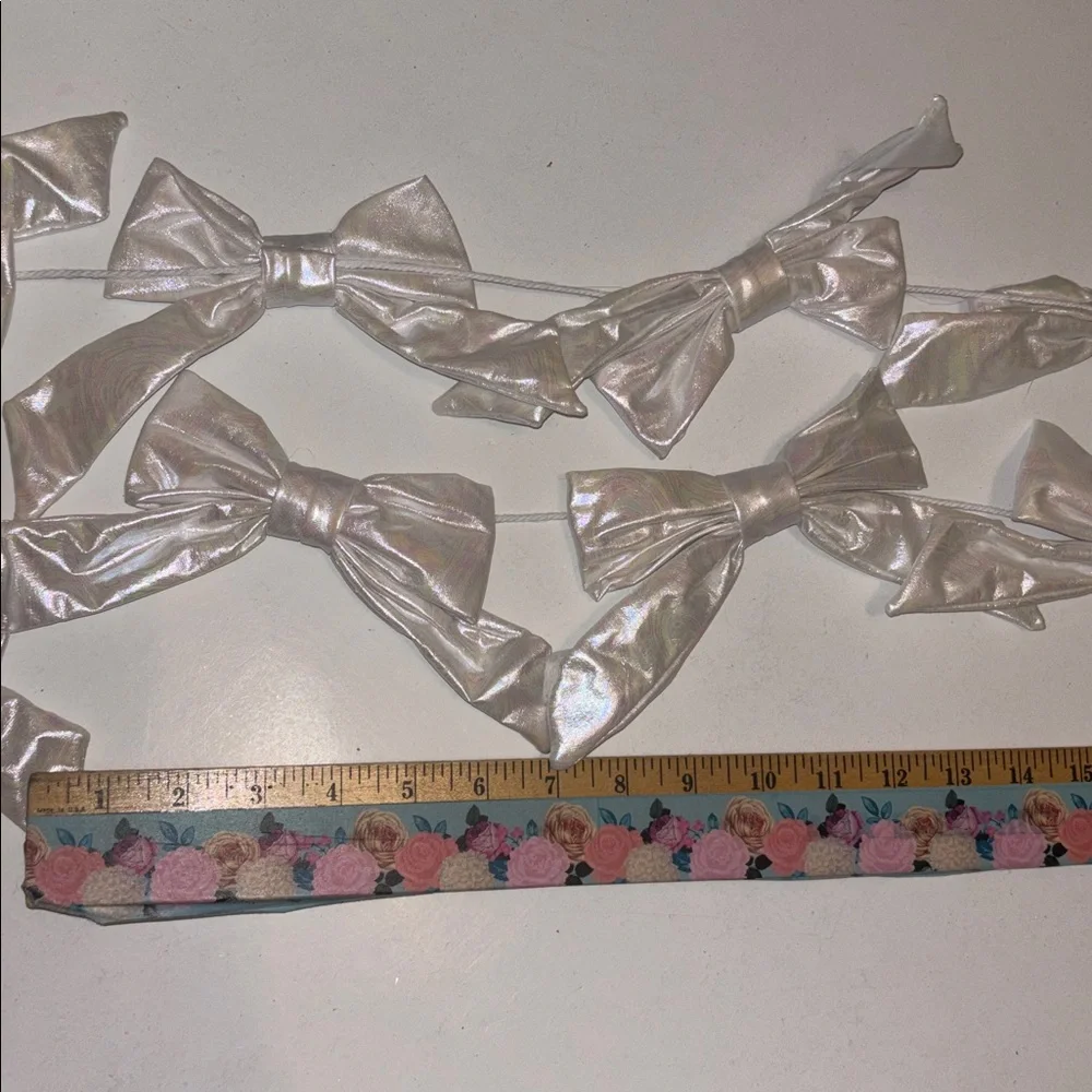 Iridescent Bow Garland Set of 2 White Pearly Garland Girlhoodcore Bow Garland